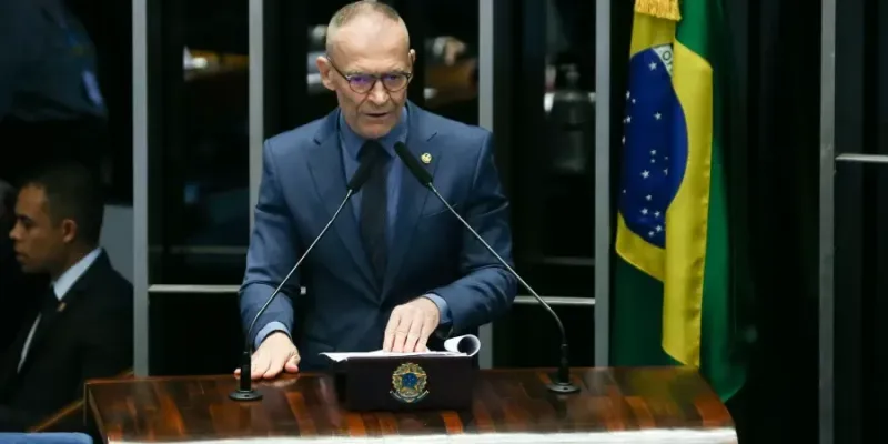 Petista assina CPI do INSS