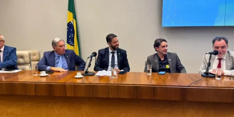 Presidente da AMM articula em Brasília PEC que pode ampliar repasses aos municípios mineiros