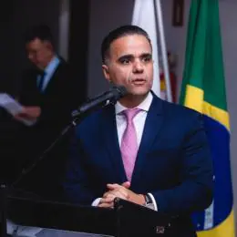 Presidente da OAB-MG participa da Semana Jurídica do UNILAVRAS com palestra sobre advocacia e inteligência artificial