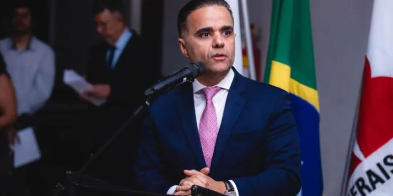 Presidente da OAB-MG participa da Semana Jurídica do UNILAVRAS com palestra sobre advocacia e inteligência artificial