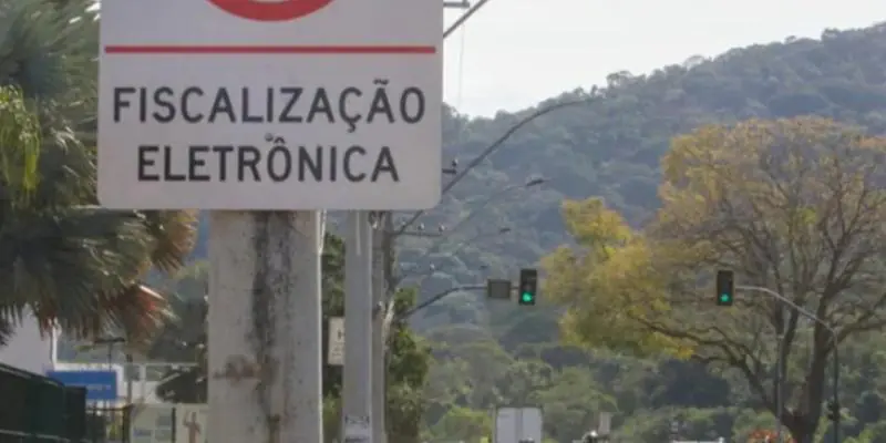 Radares aplicam mais de 75 mil multas em JF