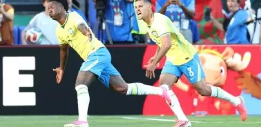 Seleção não vence nem convence