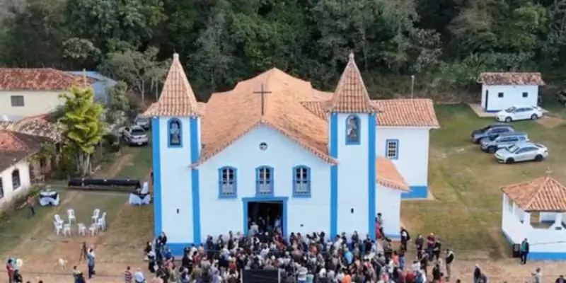 Uma das igrejas mais antigas de Minas reabre