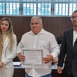 Zezinho Medina é diplomado