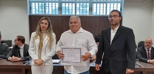 Zezinho Medina é diplomado