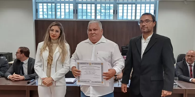 Zezinho Medina é diplomado